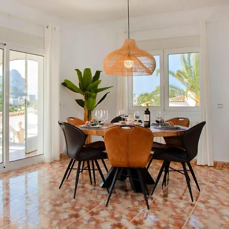 Falcon Crest By Interhome
